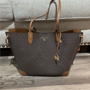 Michael Kors large tote bag with wristlet